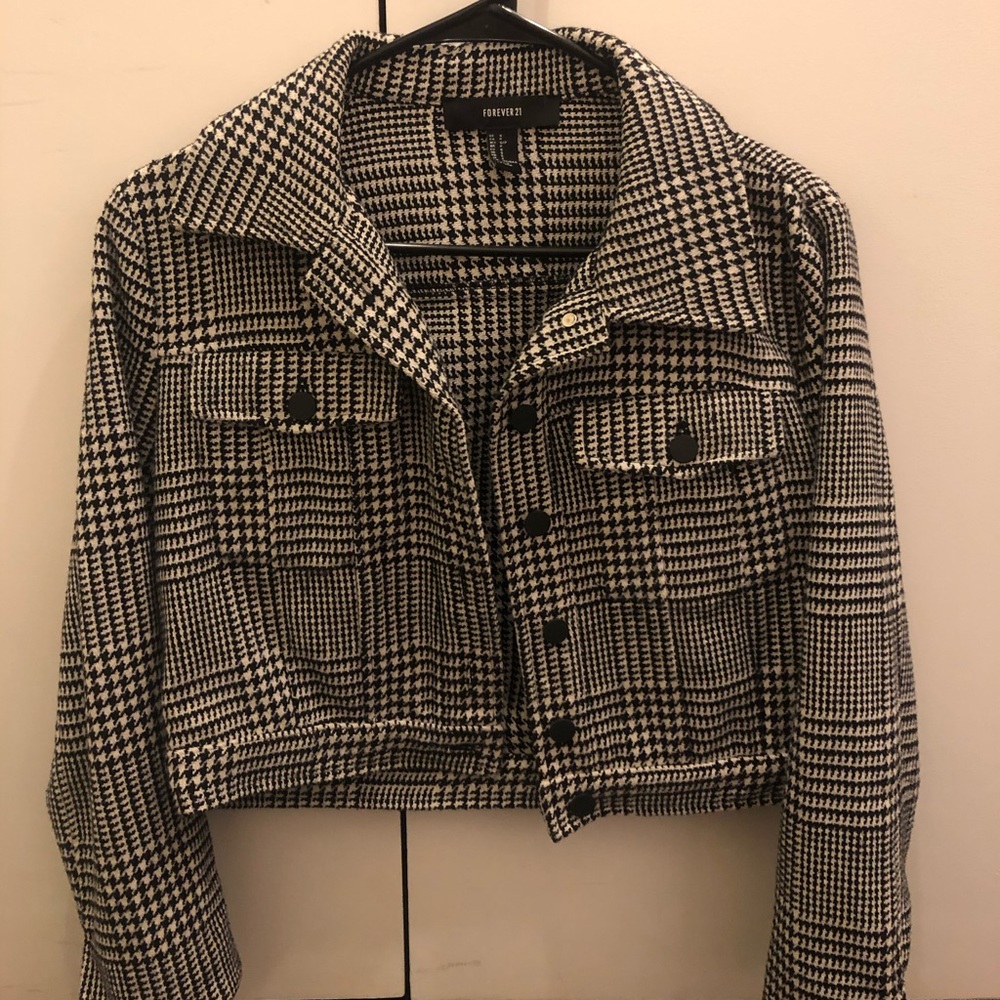 Tweed cropped coat